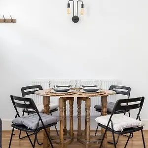 https://joelles-place.tophotelsbath.com