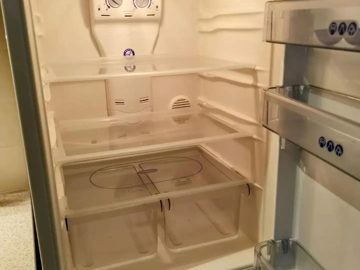 Takeoff House Villa Ashford  Holiday home Ashford (Surrey)
